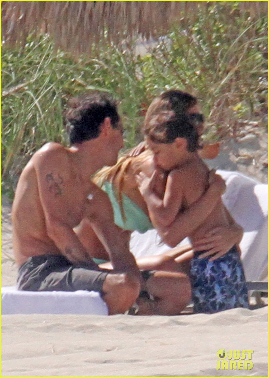 marc anthony shirtless with shannon de lima the twins 02