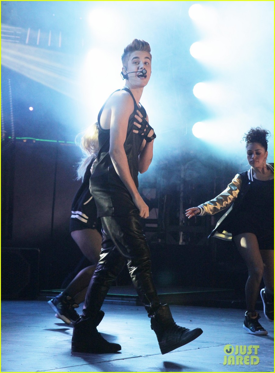 justin bieber grey cup performance watch now 01