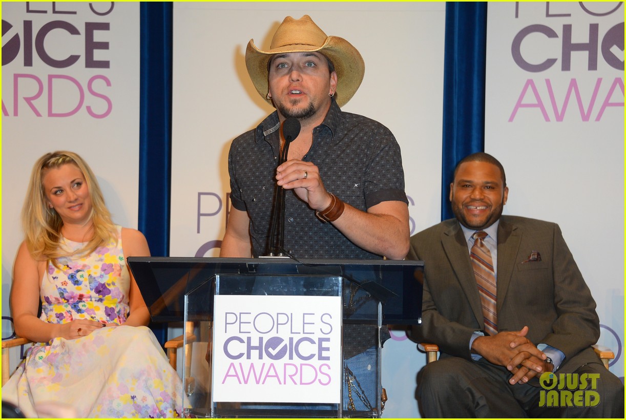 sophia bush peoples choice awards 2013 nominations announcement 03