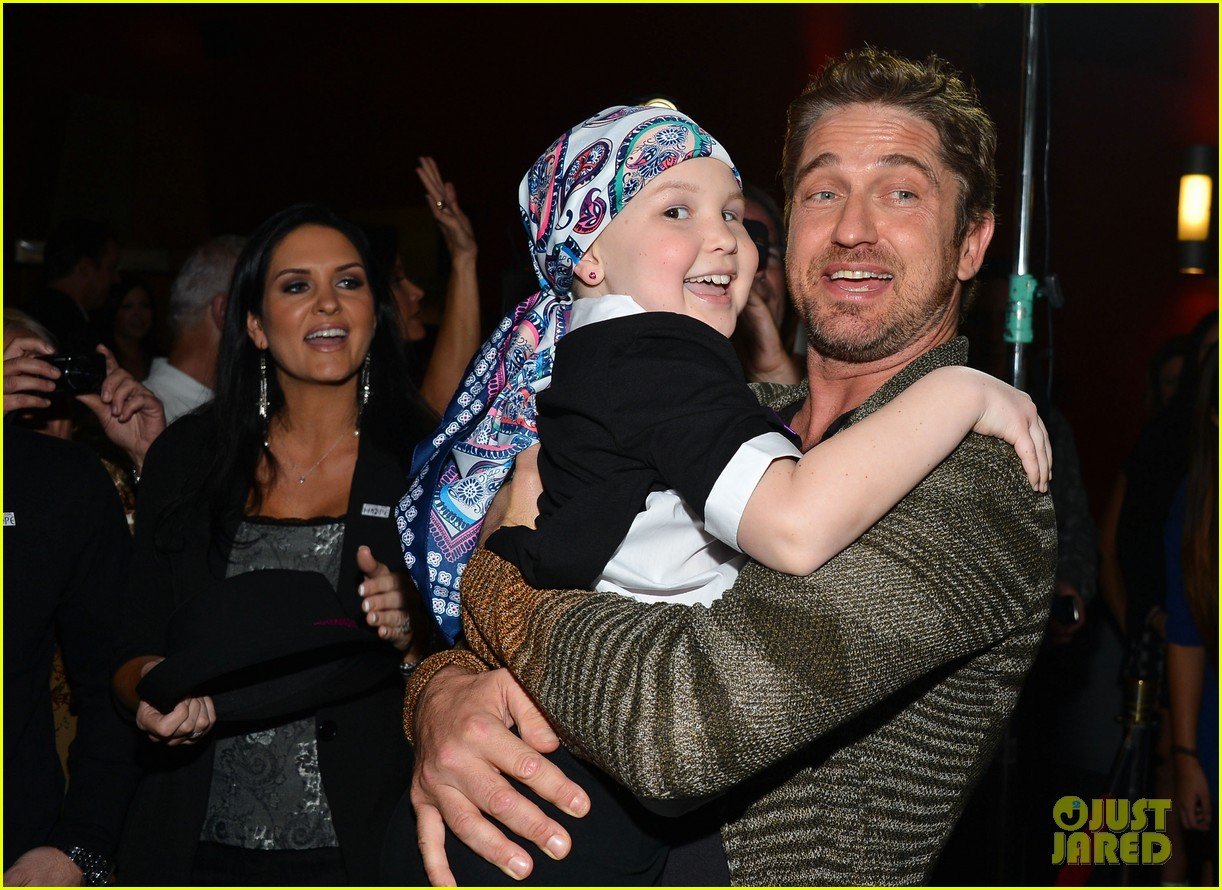 gerard butler playing for keeps childrens hospital screening 18