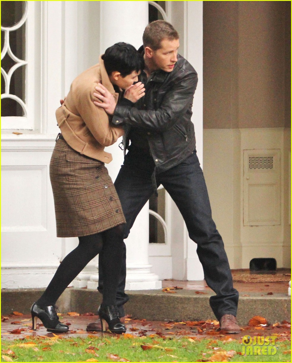 josh dallas protects ginnifer goodwin on once upon a time set 052749340