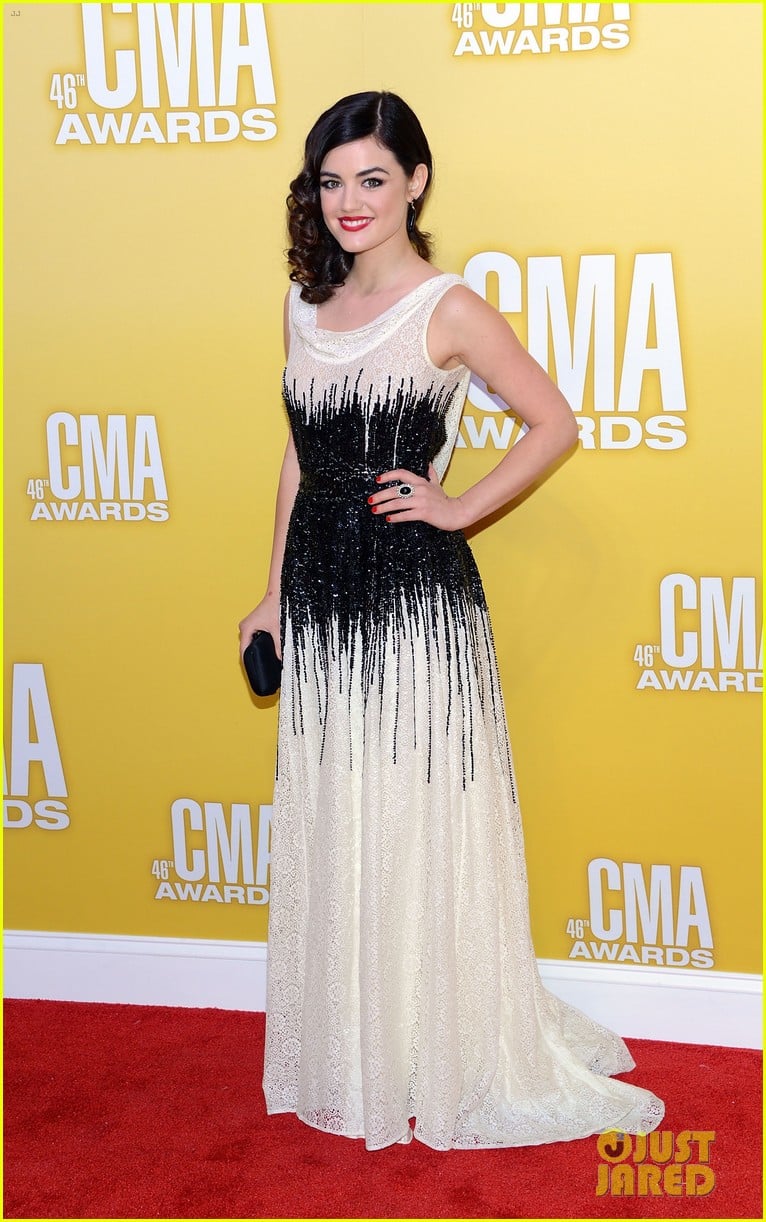 lucy hale cmas 2012 red carpet 032749522