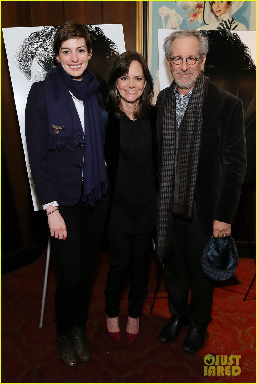 anne hathaway lincoln screening with steven spielberg 012757767