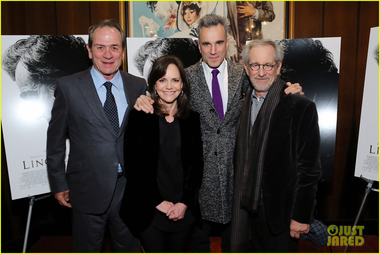anne hathaway lincoln screening with steven spielberg 242757790