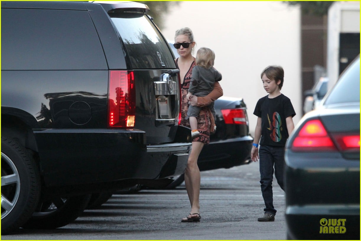 kate hudson birthday party with the boys 202760564