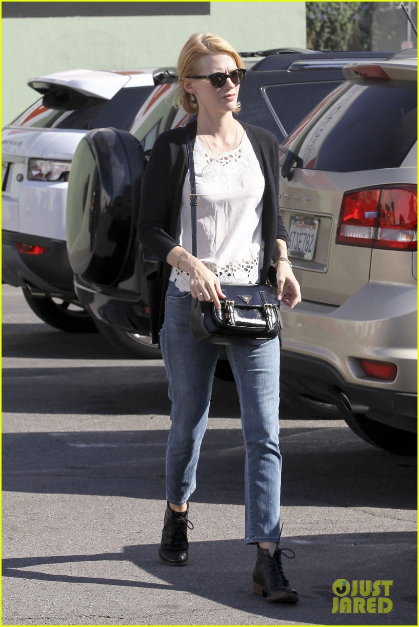 january jones cecconis lunch with friends 26