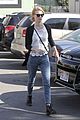 january jones cecconis lunch with friends 03