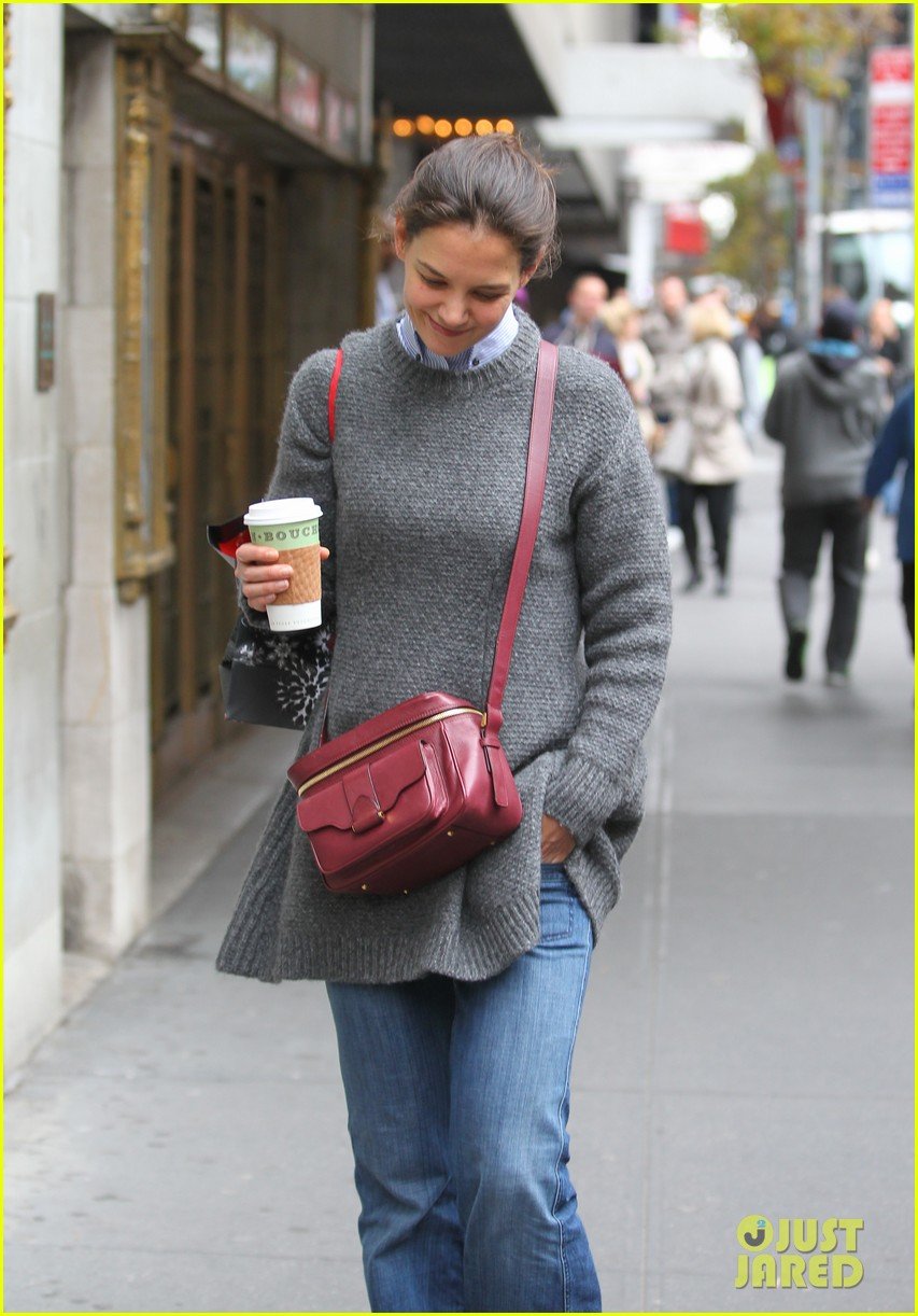 katie holmes really thrilled for dead accounts 032749485