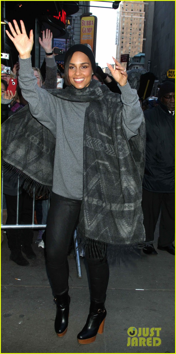 alicia keys lights the empire state building 11