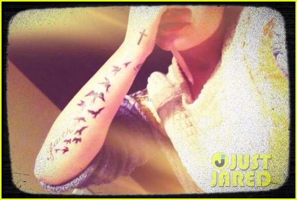 demi lovato new arm tattoo via kat von d 03