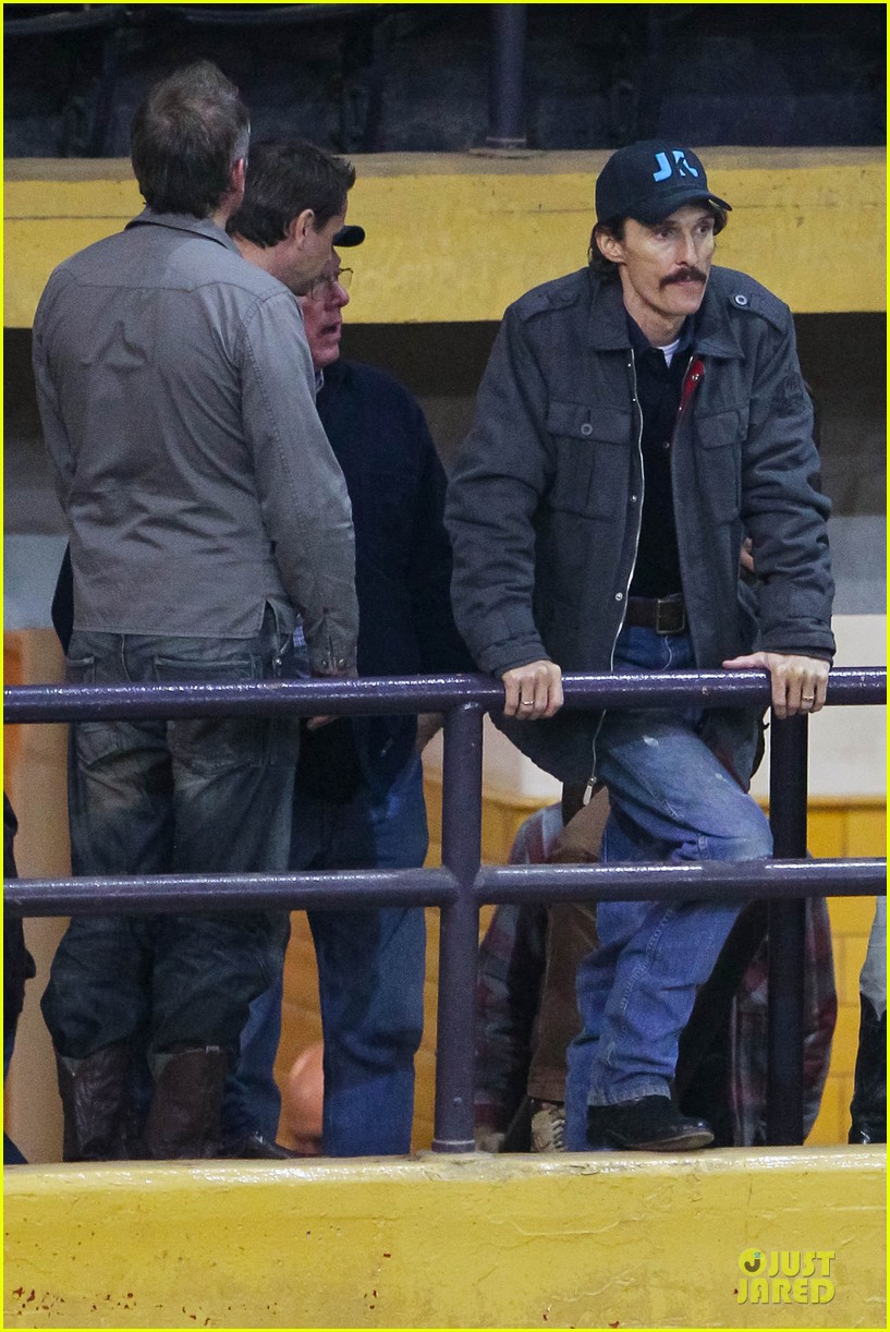 matthew mcconaughey wants a cheeseburger after dallas buyers club wraps 07