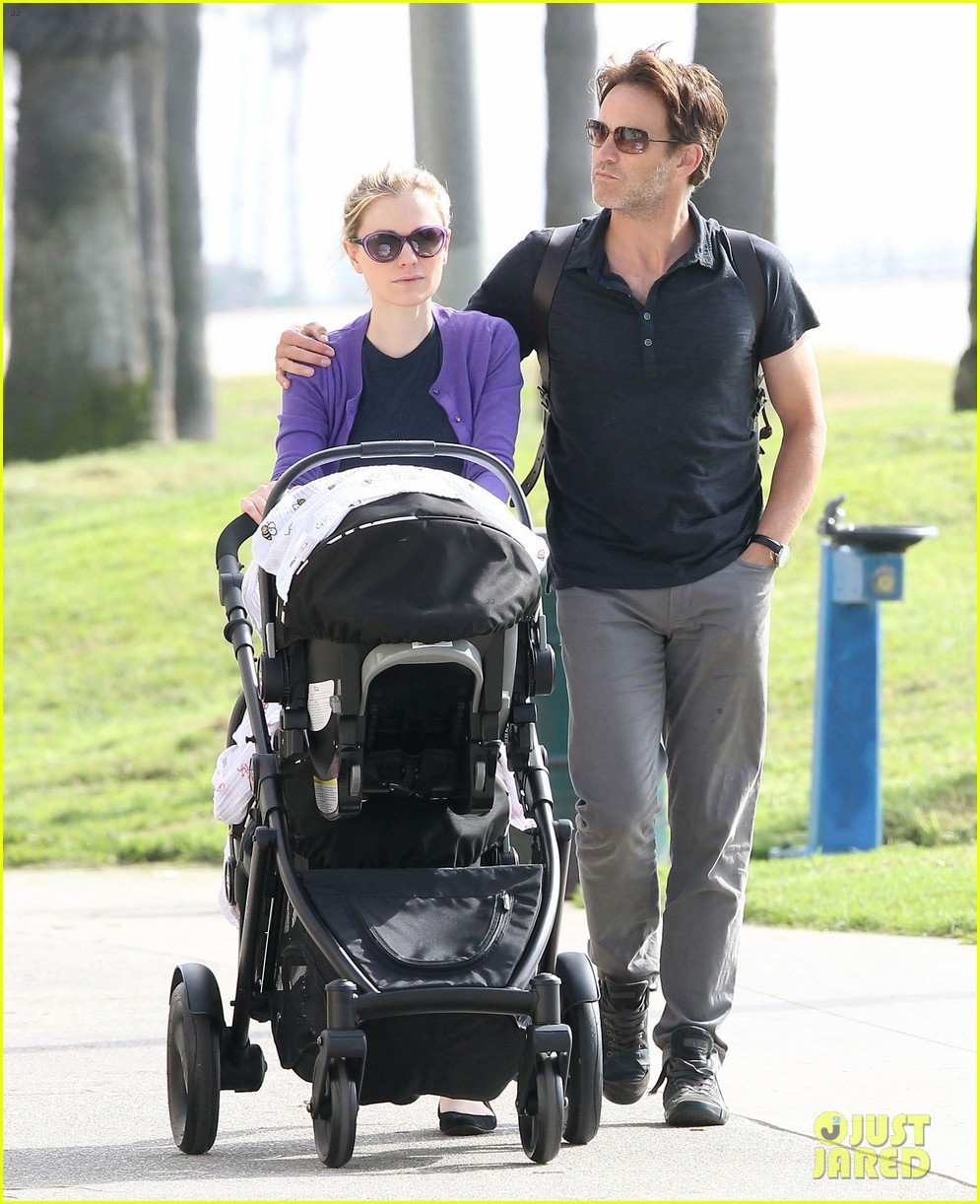 anna paquin stephen moyer park stroll with the twins 032752789