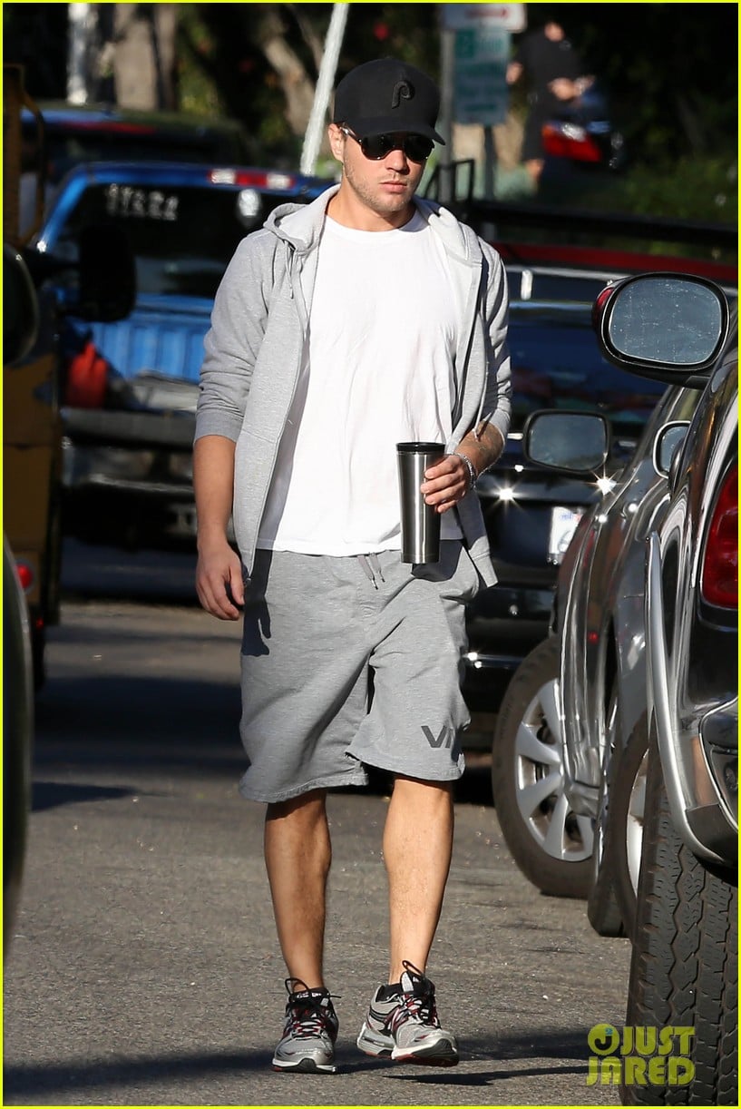 ryan phillippe brings deacon to vote on election day 052751906