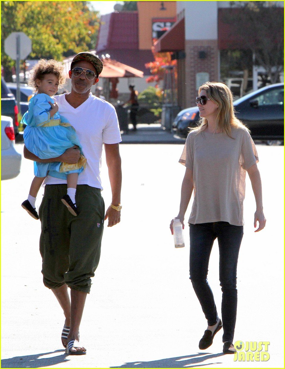 ellen pompeo chris ivery toys r us shopping with stella 052763542