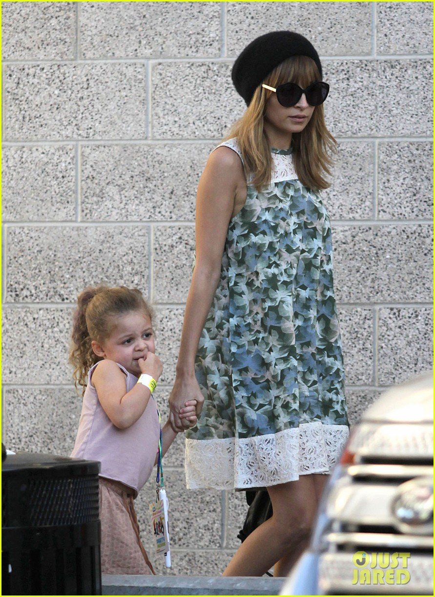 Nicole Richie & Daughter Harlow Concert Cuties! Photo 2763479