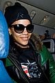 rihanna emerges on 777 tour flight to nyc first pics 03