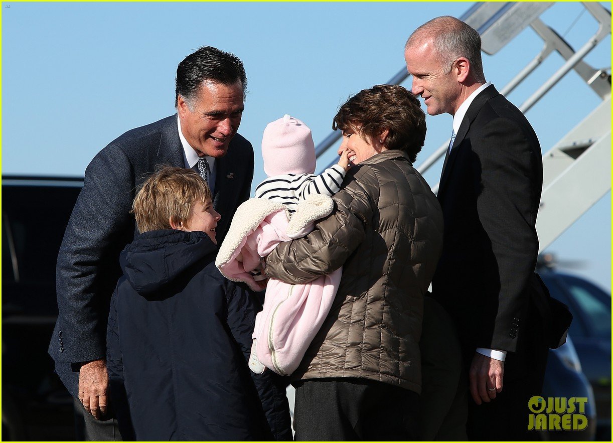 mitt romney votes for presidency in massachusetts pics 15