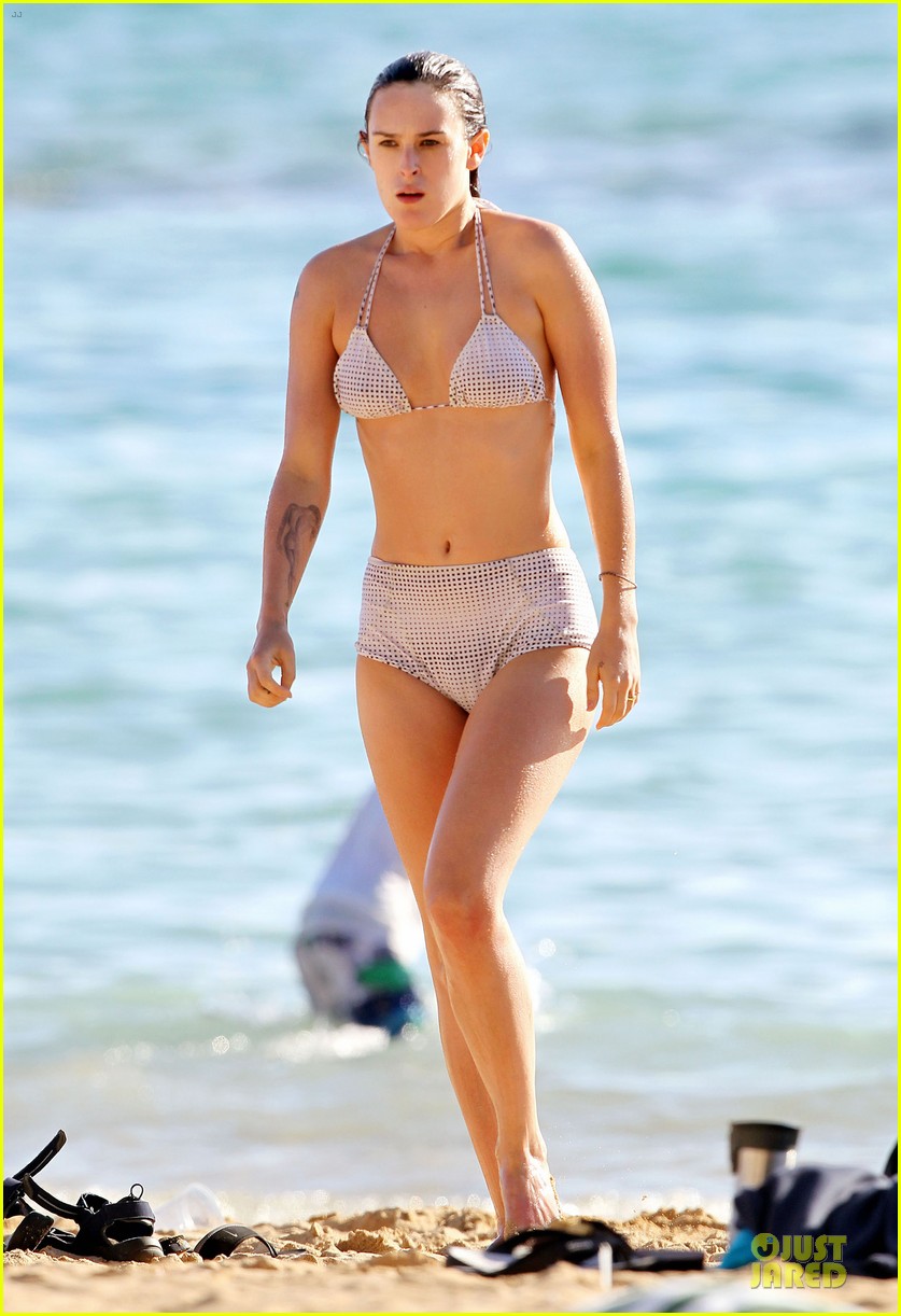 rumer willis hawaiian bikini beauty 27