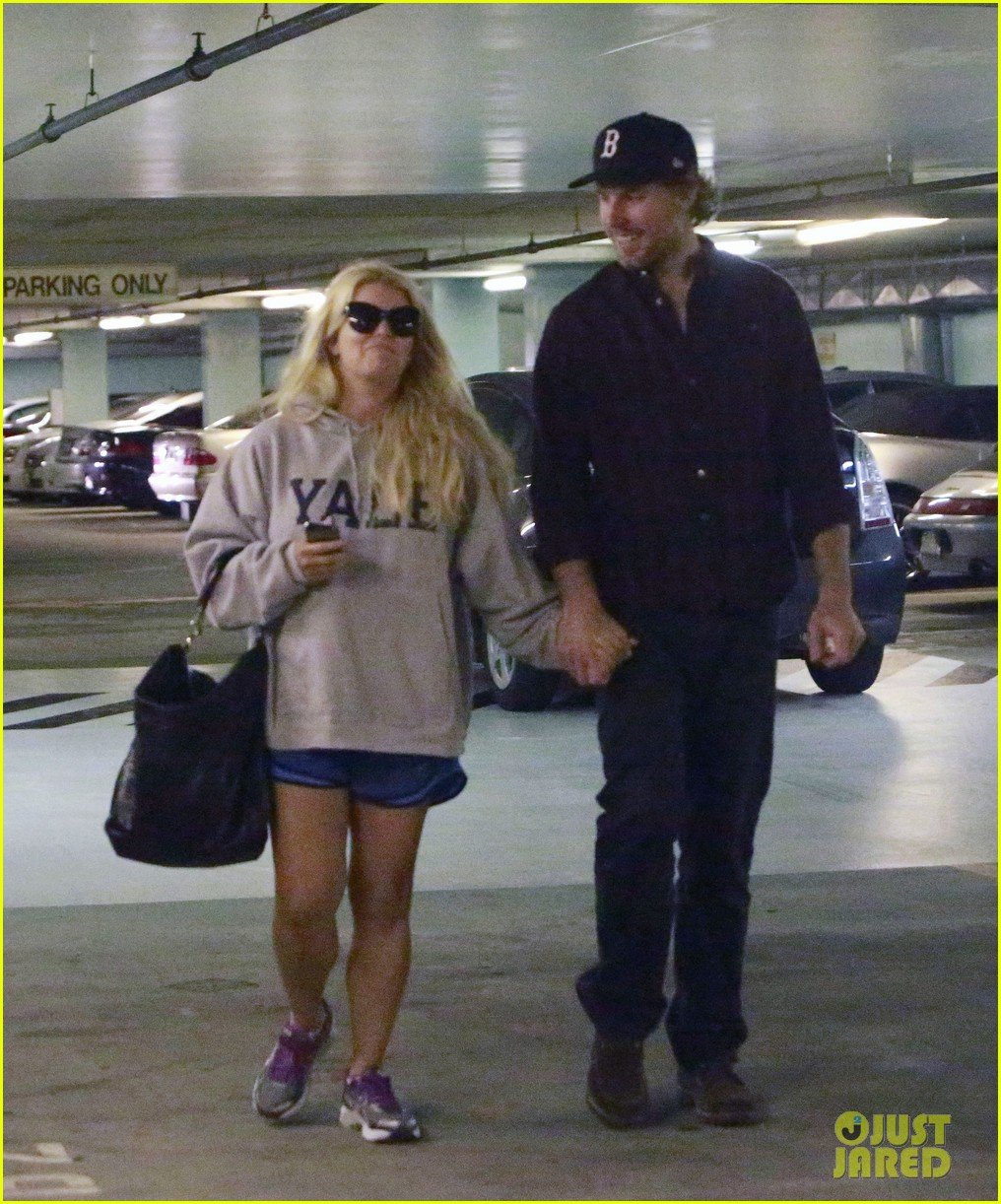 jessica simpson eric johnson hold hands in beverly hills 102754287