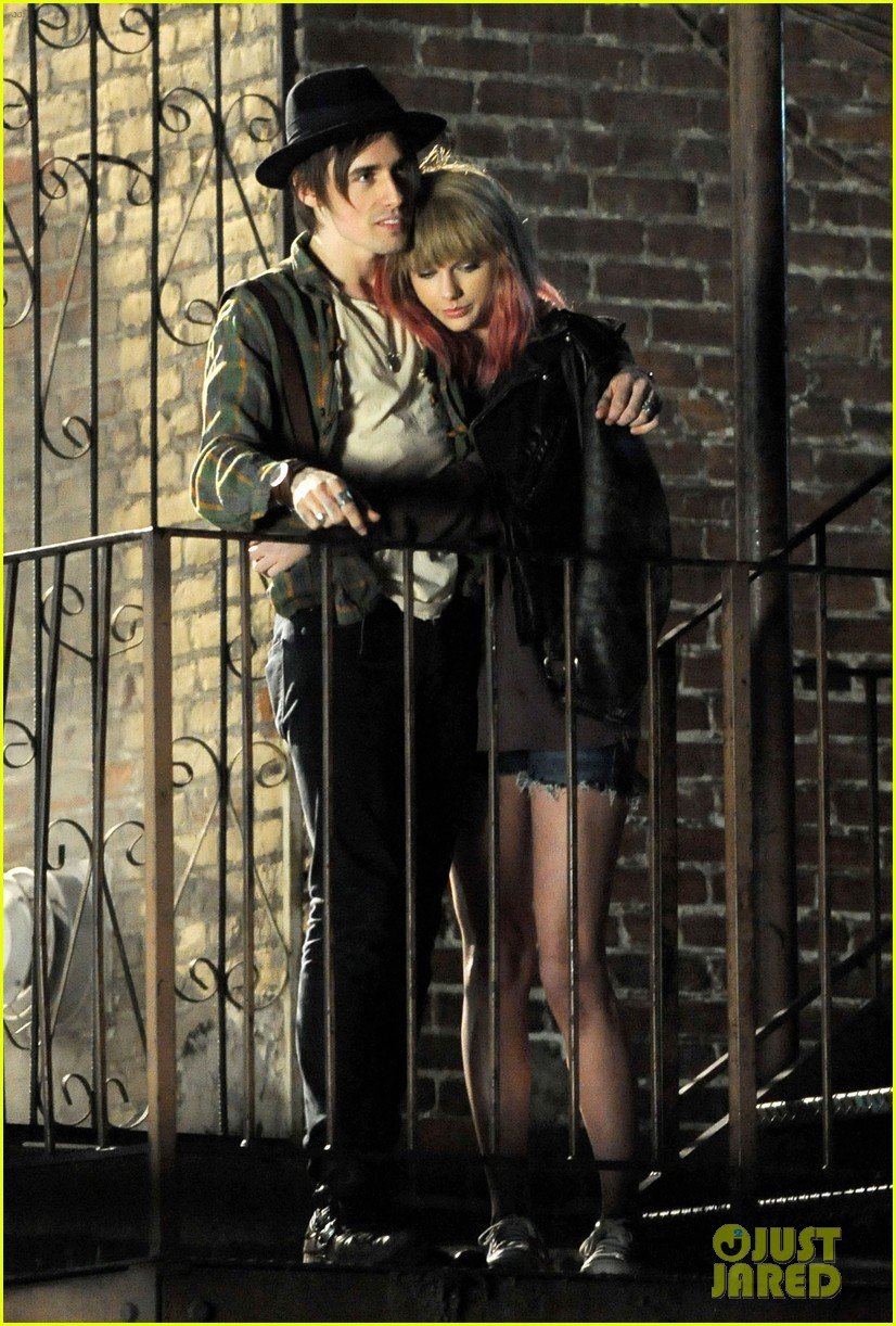 taylor swift short hair for i knew you were trouble video 02