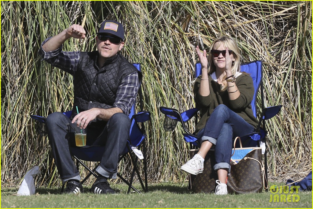 reese witherspoon ryan phillippe attend deacons soccer game 21