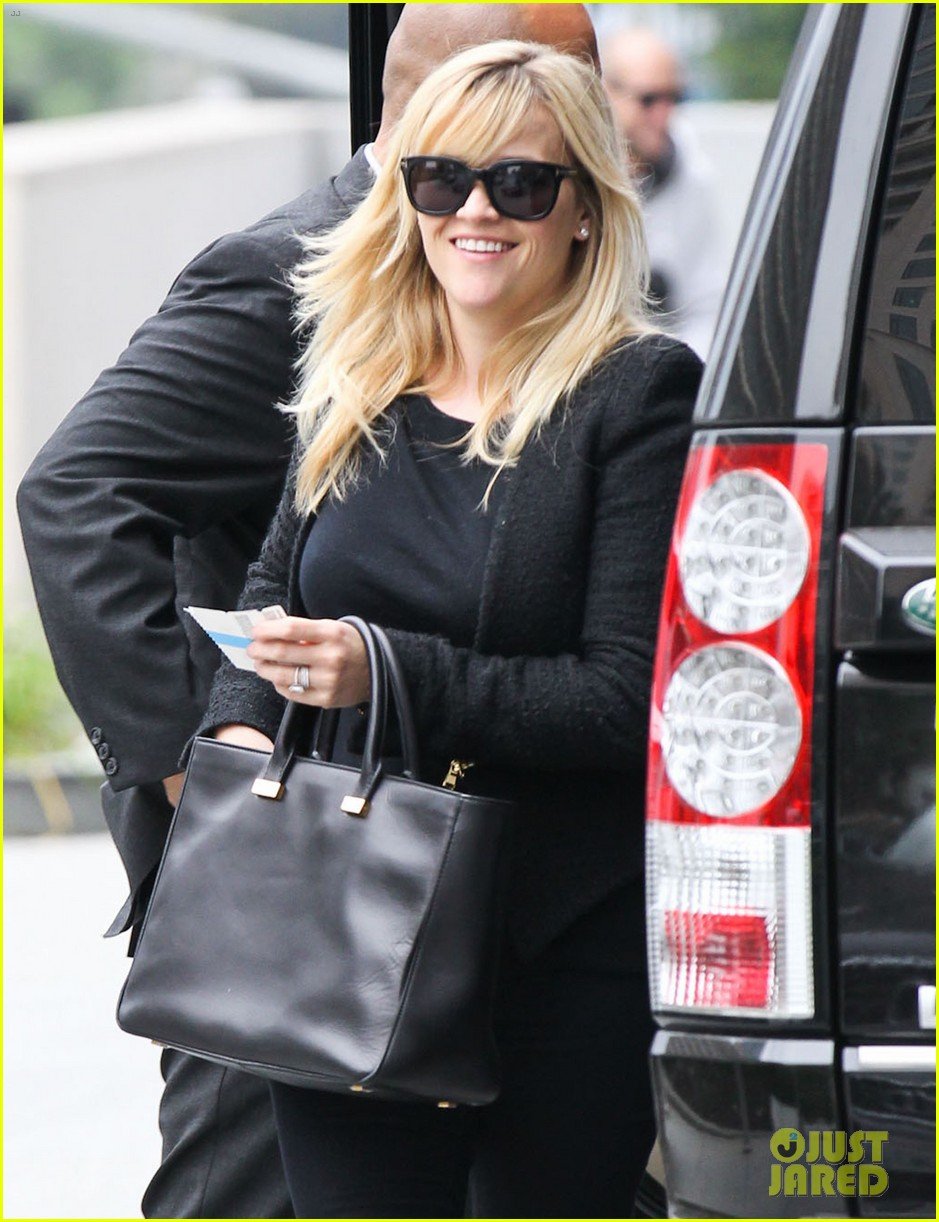 reese witherspoon afternoon business meeting 022758659