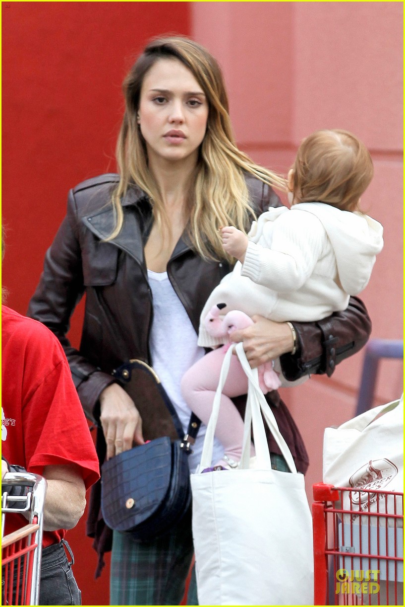 jessica alba & haven last minute holiday shopping with mother catherine 202780228