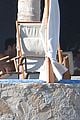 jennifer aniston bikini sunbathing with shirtless justin theroux 20