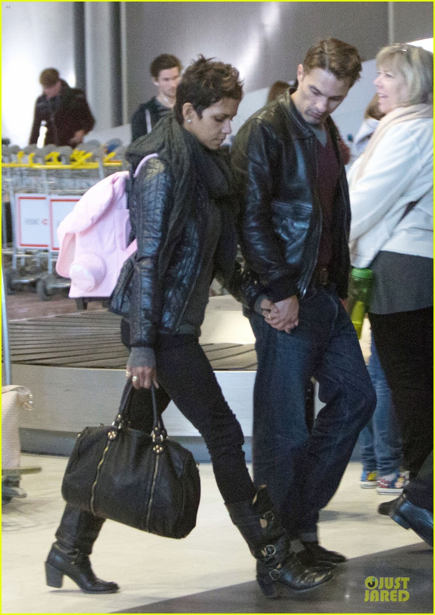 halle berry & olivier martienz paris for the holidays 032779548