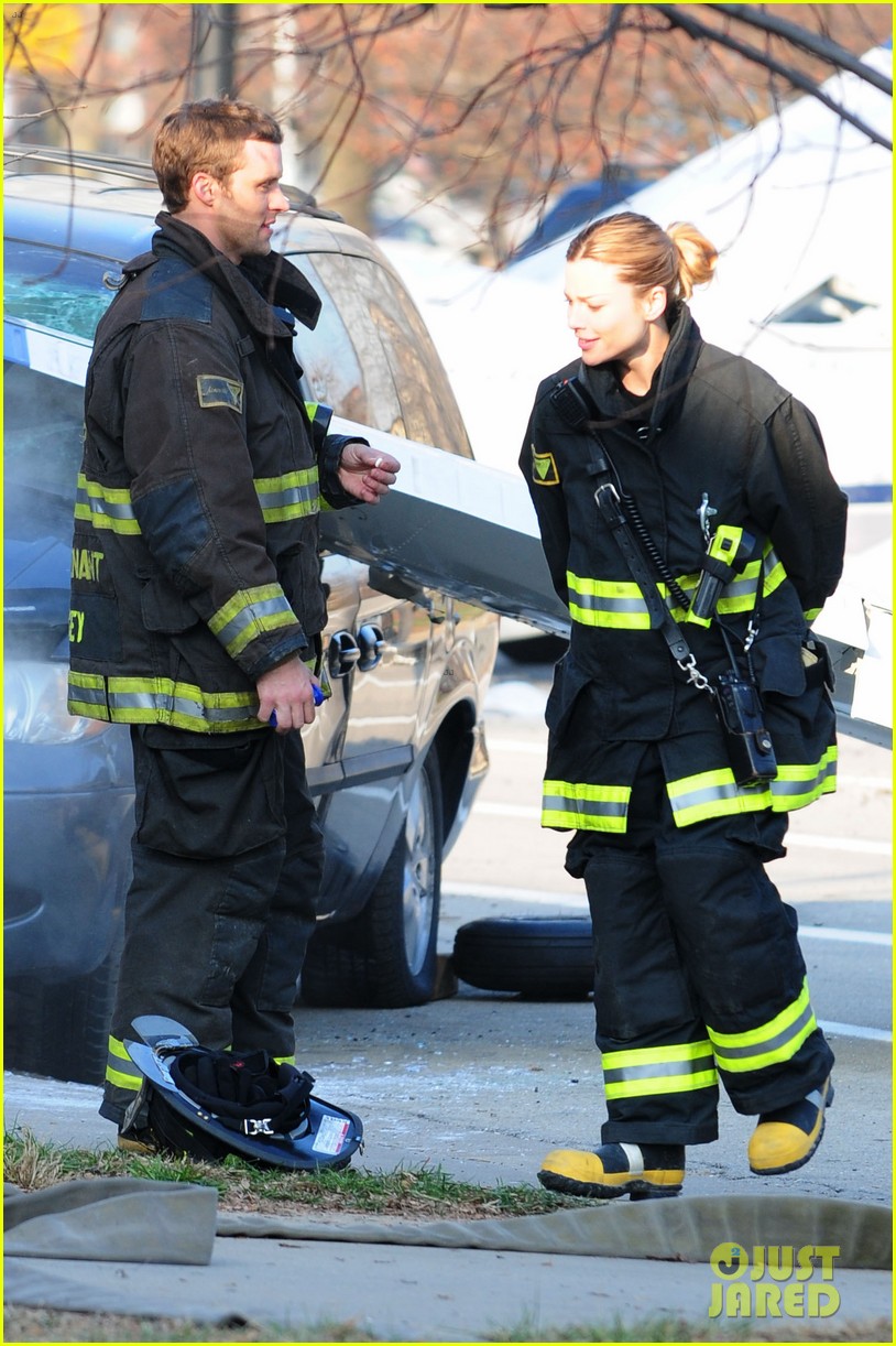 jesse-spencer-chicago-fire-plane-crash-photo-2767503-jesse