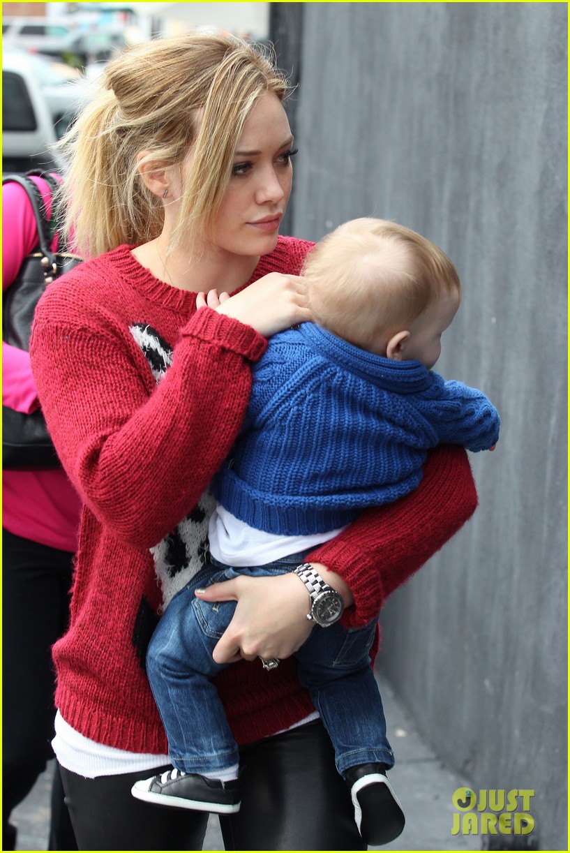 hilary duff babys first class with luca 262775341