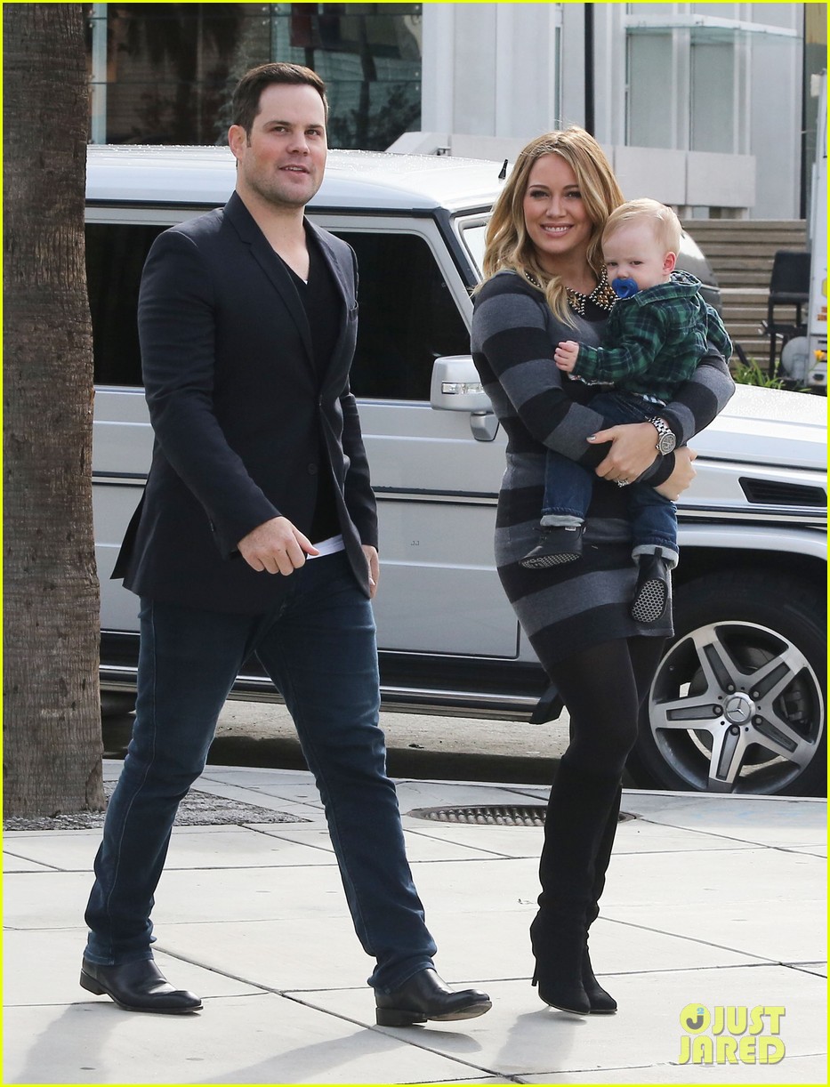 hilary duff mike comrie family fun day with luca 072775762