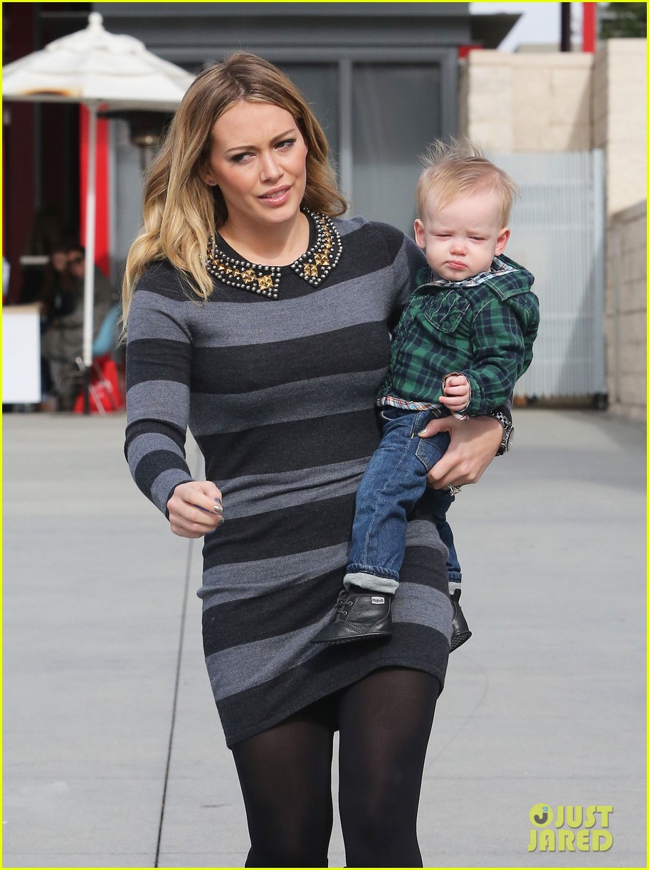 hilary duff mike comrie family fun day with luca 11