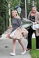 kirsten dunst christmas shopping with mom inez 01