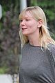 kirsten dunst christmas shopping with mom inez 04