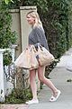 kirsten dunst christmas shopping with mom inez 05