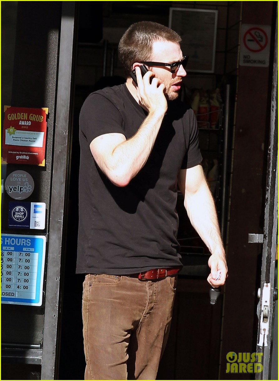 chris evans goes grocery shopping minka kelly works out 232772233