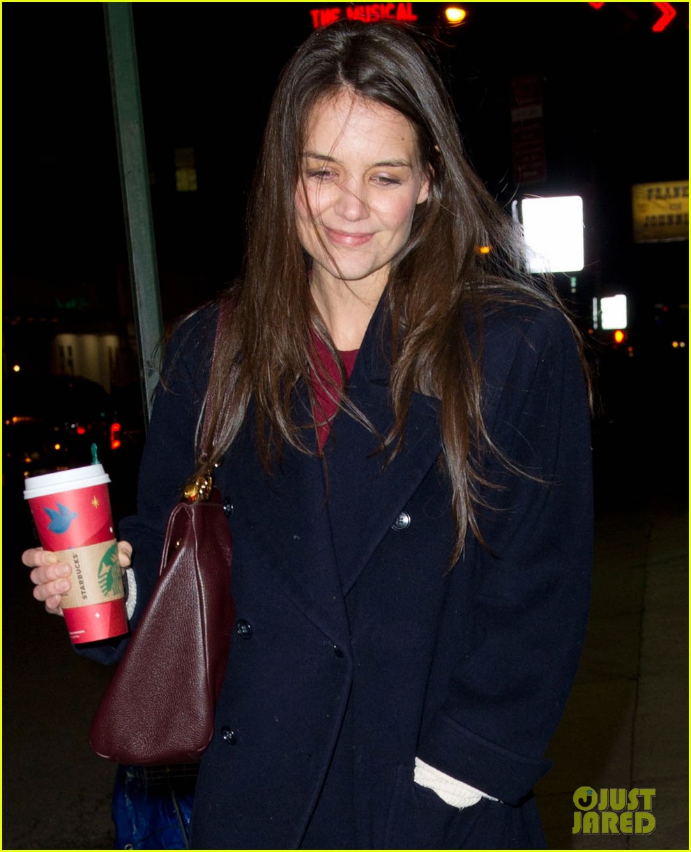 katie holmes broadway play dead accounts sets early closing 02