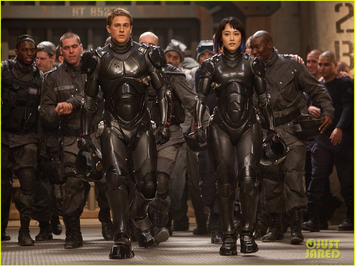 charlie hunnam pacific rim trailer watch now 01