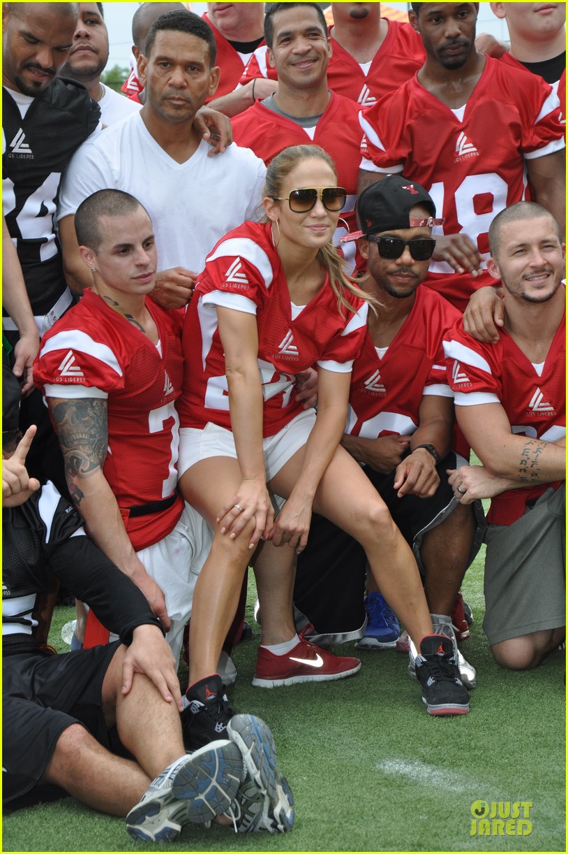 jennifer lopez charity football match with the family 01