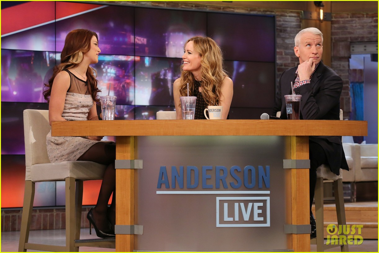 leslie mann paul rudd this is 40 crew visits anderson live 06