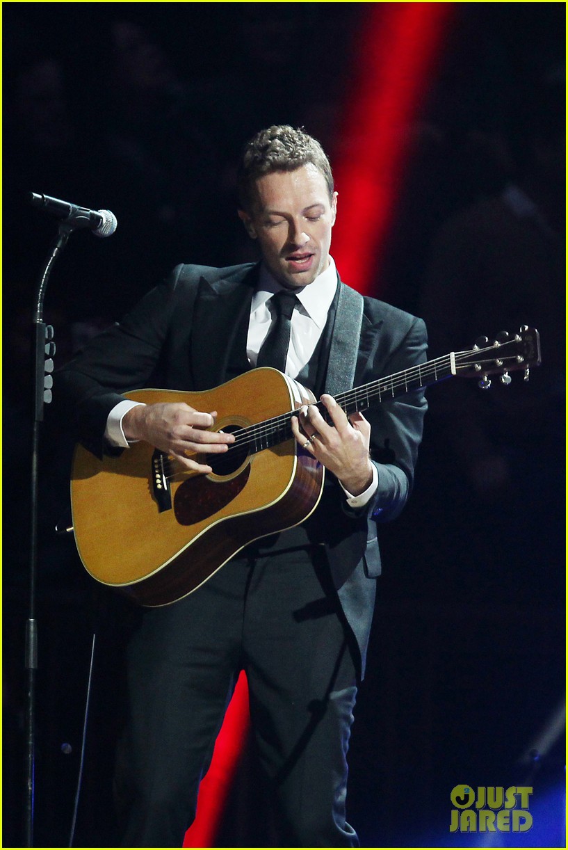 chris martin 12 12 12 concert for sandy relief 09