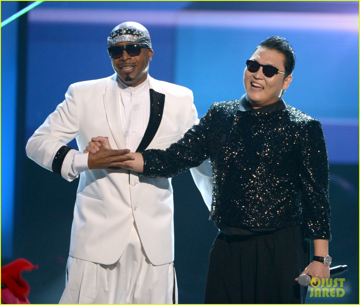 mc hammer to reunite with psy at new years rockin eve exclusive 042782346