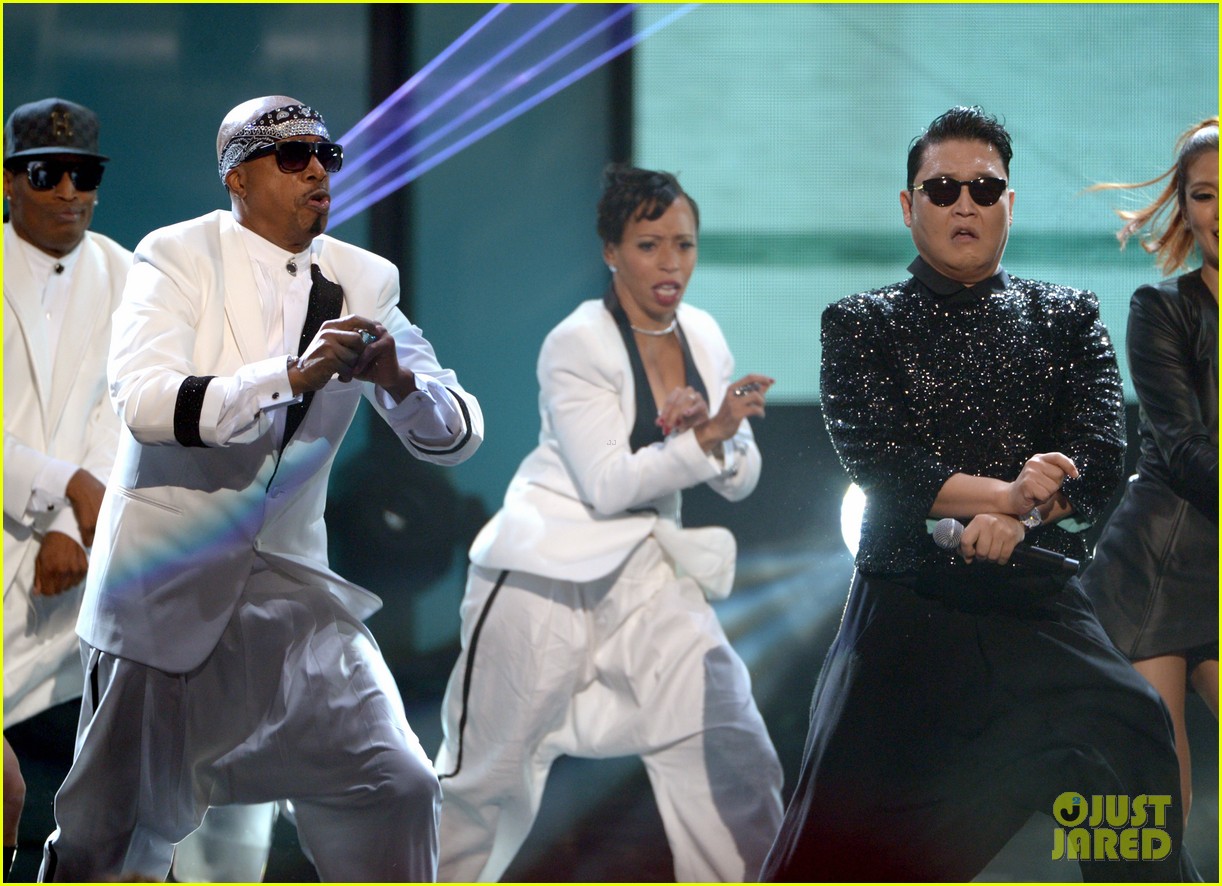mc hammer to reunite with psy at new years rockin eve exclusive 092782351