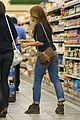 eva mendes grocery shopping with a gal pal 07