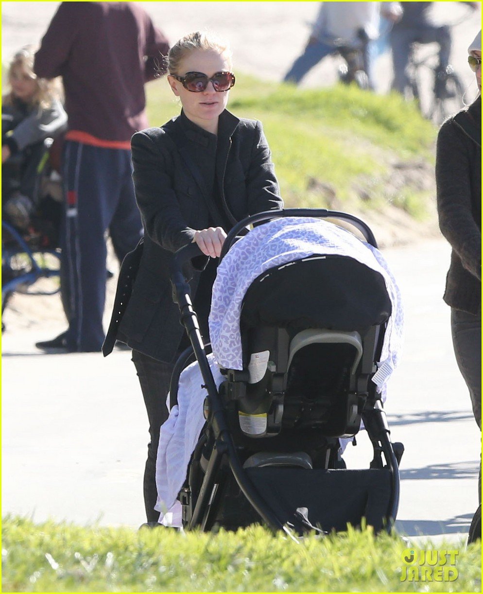 anna paquin venice boardwalk stroll with the twins 032779951