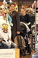 anna paquin stephen moyer holiday shopping with the twins 01