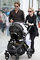 anna paquin stephen moyer holiday shopping with the twins 06