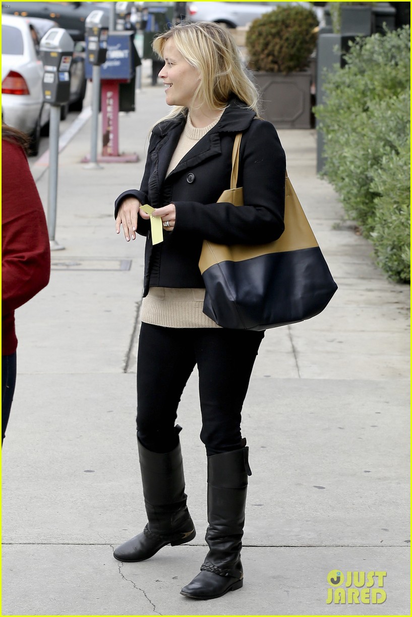 mindy kaling reese witherspoon lunch 182767434