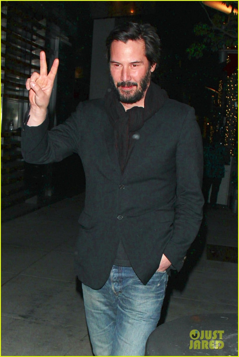 keanu reeves peace out 2012 022782869
